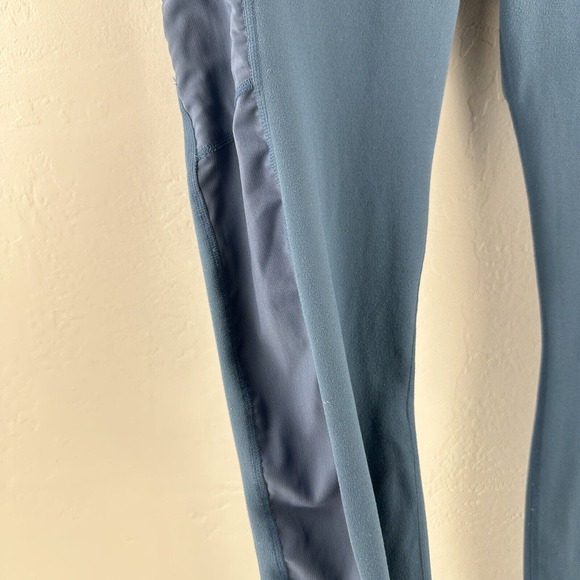 Fabletics Powerhold Mid-Rise Pocket Mesh Panel Legging Blue L See Measurements - Picture 2 of 7